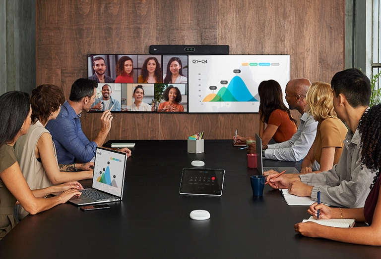 デスクトップ画面上の AI 搭載 Webex コラボレーション インターフェイス